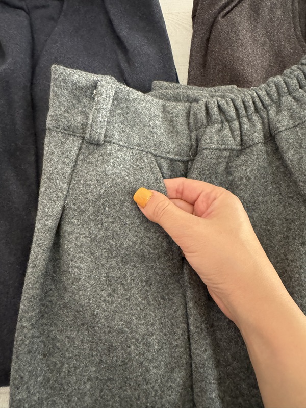 شلوار مام فوتر زیپی زنانه طوسی روشن با جزئیات جیب و کمر