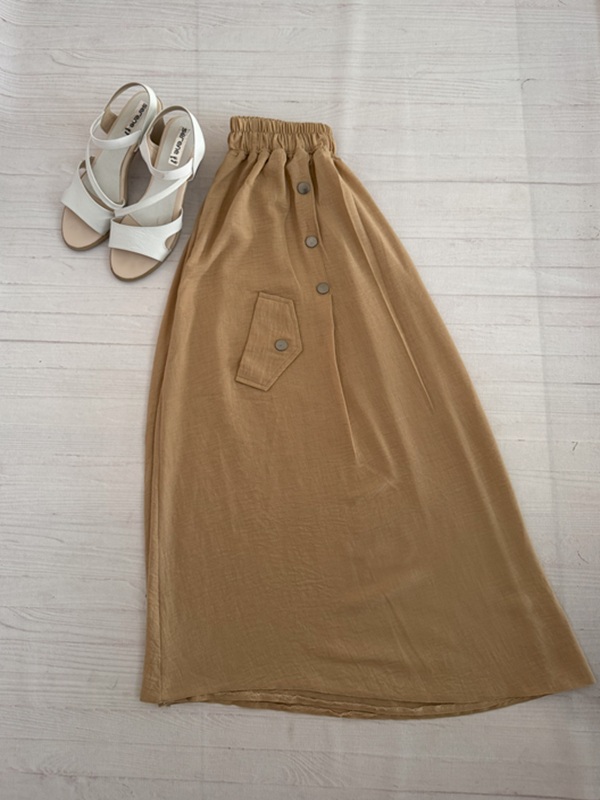 تصویر کامل دامن پارچهای بابوس کرم – نمایش قد و فرم کلی لباس