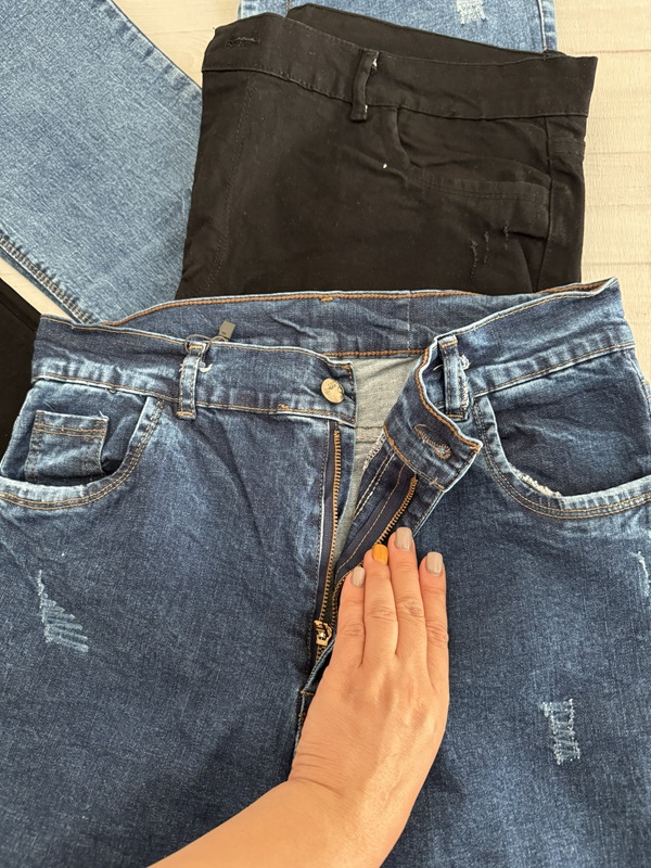 شلوار جین دمپا گشاد زنانه آبی تیره با زیپ و دکمه جلویی