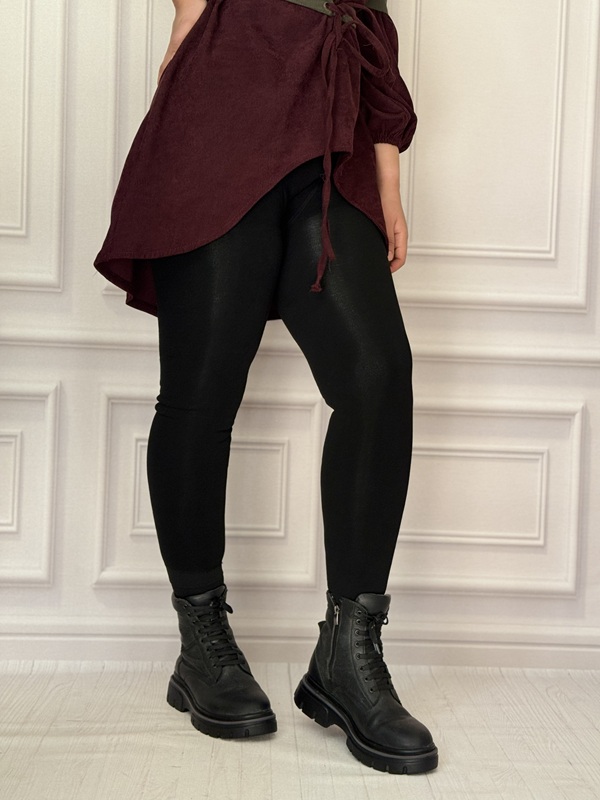 تنخور لگ تو پشمی ساده مشکی، مدل جذب، کمر گن‌دار پهن، جنس گرم و نرم، فری سایز ۳۶ تا ۴۲