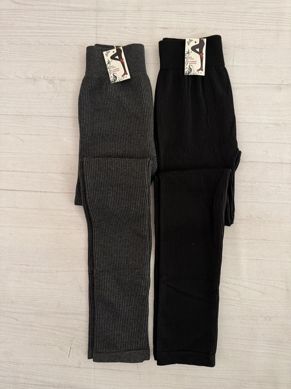 نمای دو رنگ لگ کبریتی تو پشمی مشکی و طوسی، بافت برجسته، کمر گن دار، ضخیم و گرم برای زمستان، فری سایز ۳۸ تا ۵۲