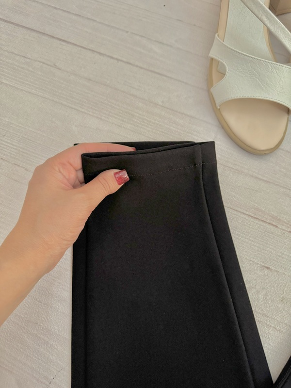 نمای دمپای شلوار زنانه سوزنی گندار روی زمین