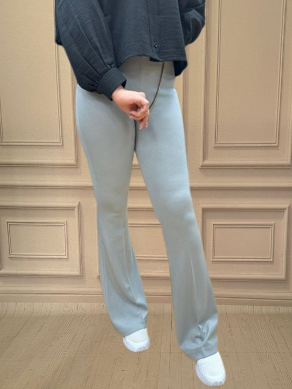 نمای جلوی شلوار طوسی کرپ مازراتی دمپا با قد ۱۰۰ سانتیمتر و مدل کلاسیک