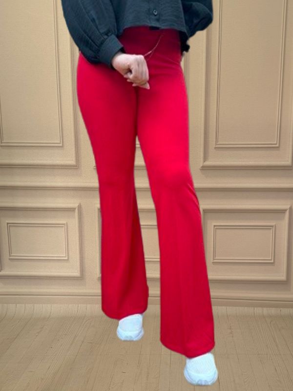 نمای جلوی شلوار قرمز کرپ مازراتی دمپا با کمر کشی و پارچه باکیفیت