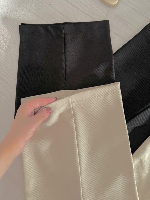 نمای دمپای شلوار کرم روی زمین – پارچه بافت کبریتی و خوشفرم