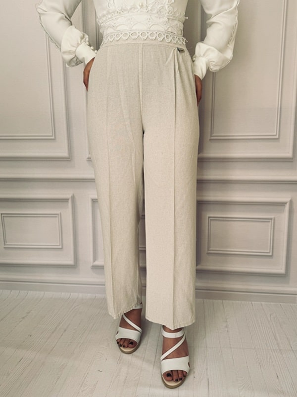 شلوار نیم‌بگ لینن سنگشور زنانه – نمای کامل جلو روی تن مانکن