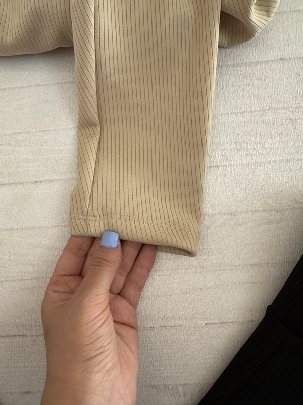 لگ زنانه کبریتی کرم با دوخت تمیز در پایین ساق