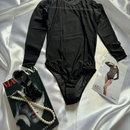 لباس بادی توری زنانه مشکی یقه گرد آستین بلند، بدن‌نما و کشی، دارای قزن دکمه‌ای، فری سایز، مناسب زیرسازی مجلسی